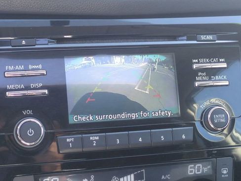 Used 2017 Nissan Rogue SV FWD image 23