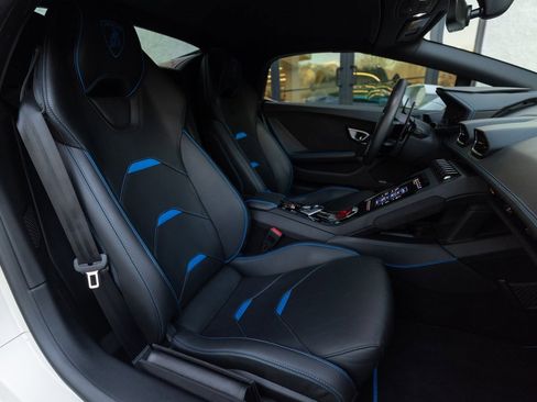 Used 2020 Lamborghini Huracan EVO image 23