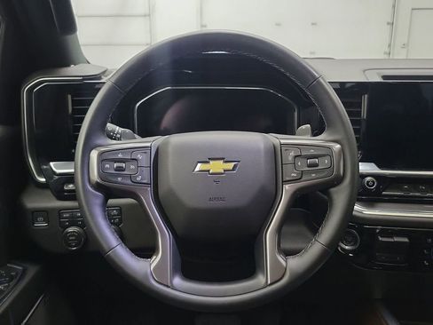 Used 2024 Chevrolet Silverado 1500 High Country w/ Technology Package image 12