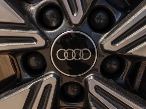 Used 2023 Audi Q4 e-tron Premium w/ Convenience Package RWD image 15