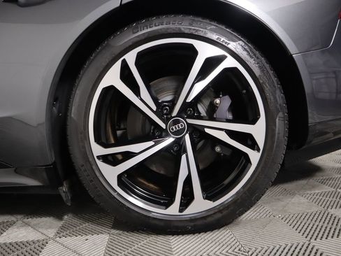 Used 2022 Audi e-tron GT Premium Plus w/ Performance Package image 31