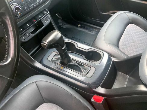 Used 2017 Chevrolet Colorado Z71 AWD/4WD image 16