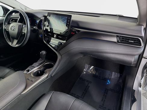 Used 2021 Toyota Camry XSE w/ Navigation Upgrade Package image 30