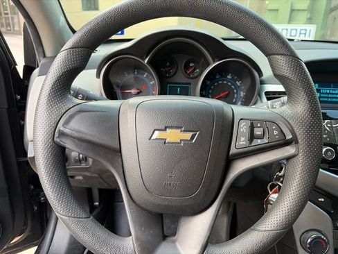Used 2015 Chevrolet Cruze LS FWD image 12