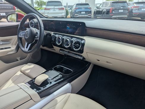 Used 2022 Mercedes-Benz A 220 image 12