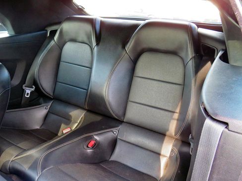 Used 2017 Ford Mustang Premium image 24