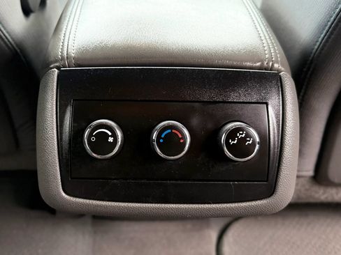 Used 2015 Chevrolet Traverse LS FWD image 31
