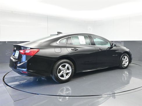 Used 2018 Chevrolet Malibu LS FWD image 5