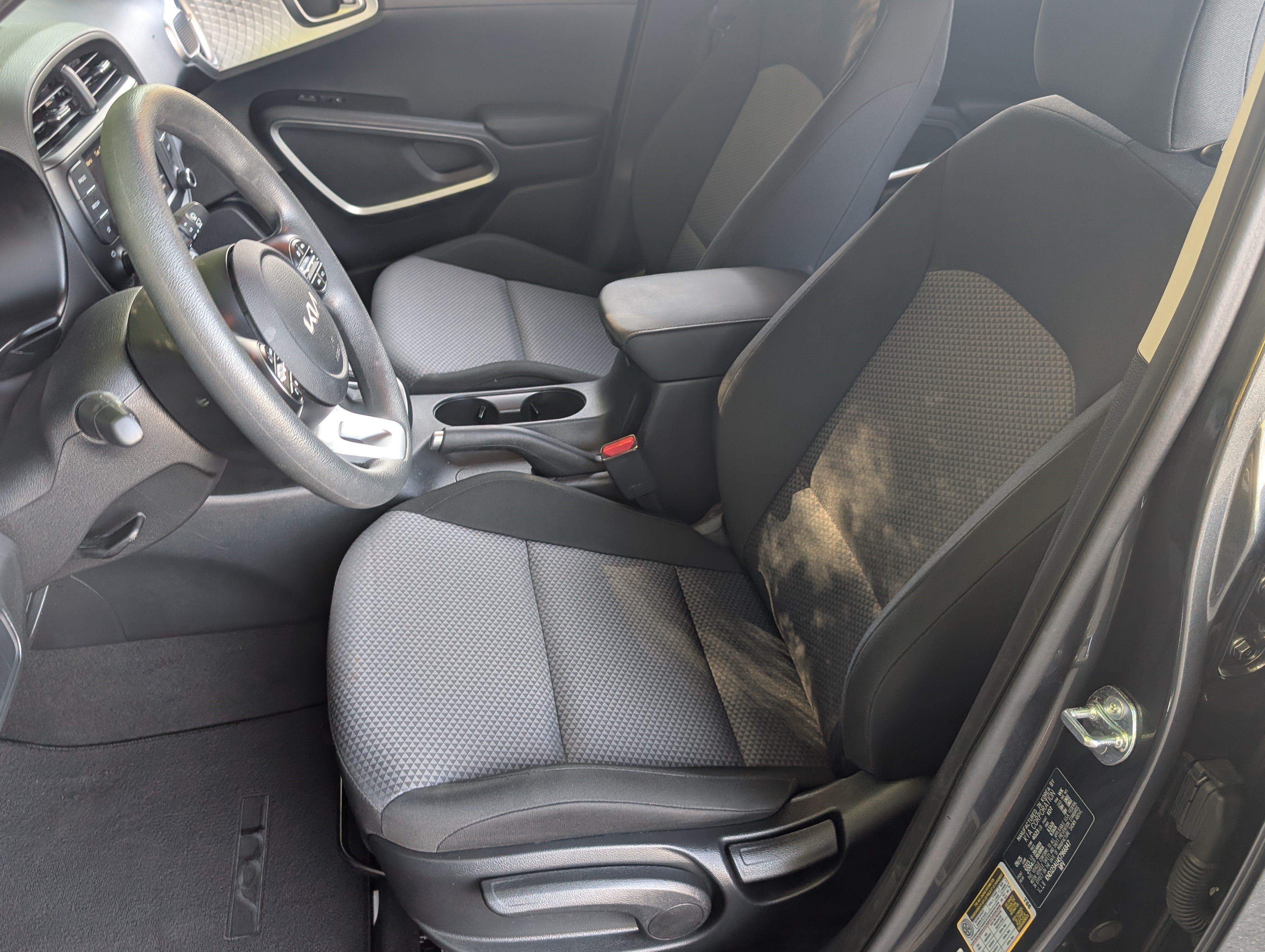 Used 2025 Kia Soul LX w/ LX Technology Package FWD image 15