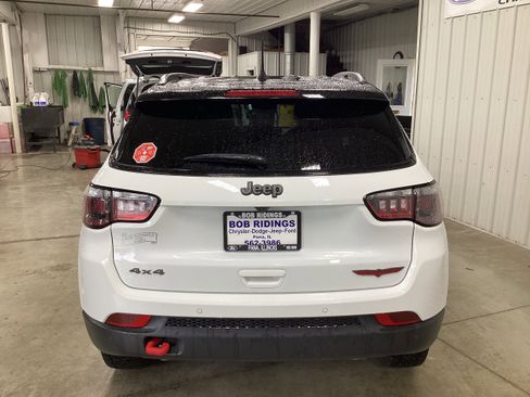 Used 2024 Jeep Compass Trailhawk w/ Trailhawk Convenience Group AWD/4WD image 4