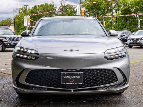 Used 2024 Genesis GV60 RWD image 2