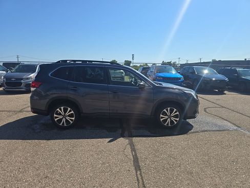 Used 2023 Subaru Forester Limited AWD/4WD image 5