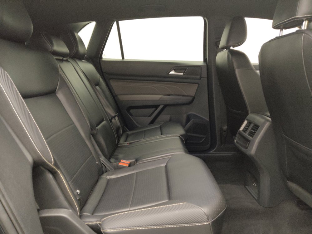 Used 2022 Volkswagen Atlas Cross Sport SE FWD image 19