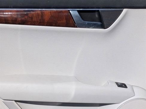 Used 2014 Mercedes-Benz C 300 Sport image 26