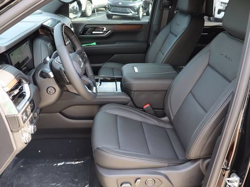 New 2026 GMC Yukon XL Denali w/ Advanced Technology Package AWD/4WD image 11