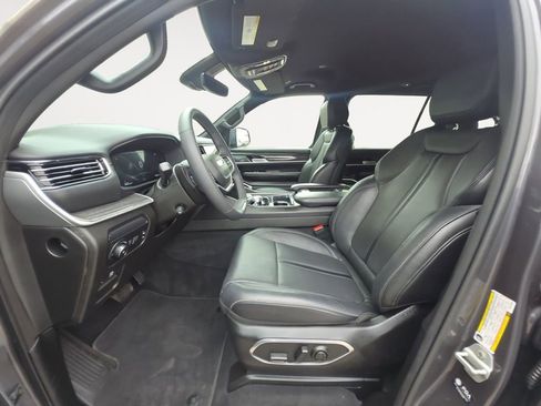 Used 2022 Jeep Wagoneer Series II AWD/4WD image 9