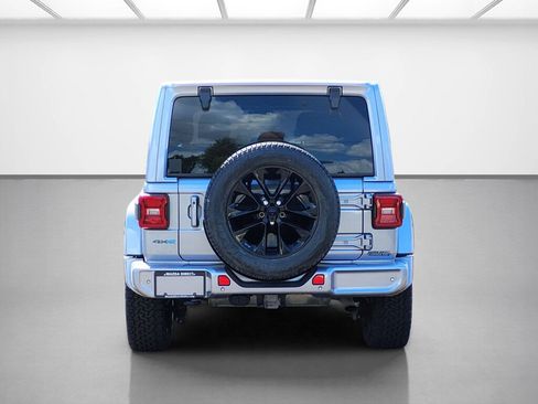 Used 2021 Jeep Wrangler Unlimited Sahara AWD/4WD image 4