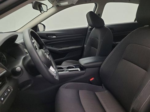 Used 2024 Nissan Altima 2.5 SV FWD image 17