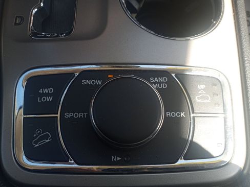 Used 2012 Jeep Grand Cherokee Overland image 26