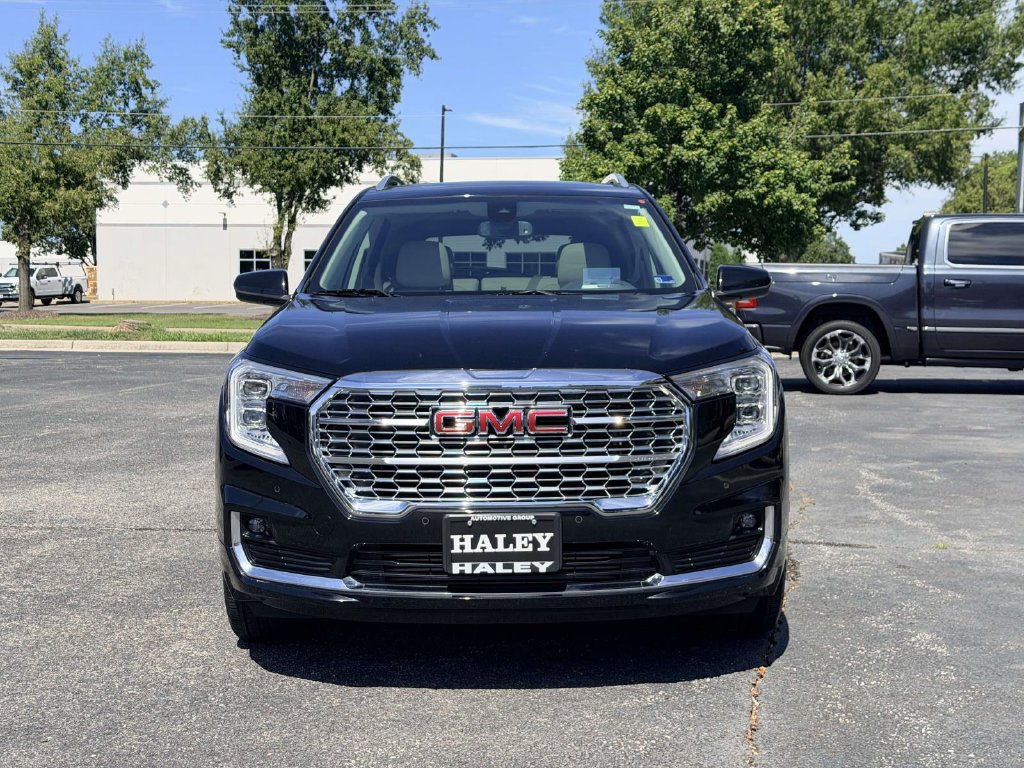 Used 2023 GMC Terrain Denali AWD/4WD image 6