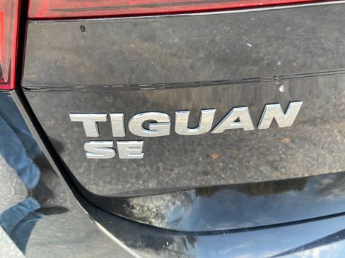 Used 2021 Volkswagen Tiguan SE image 49