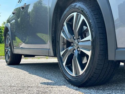Used 2019 Lexus UX 250h w/ Premium Package AWD/4WD image 9
