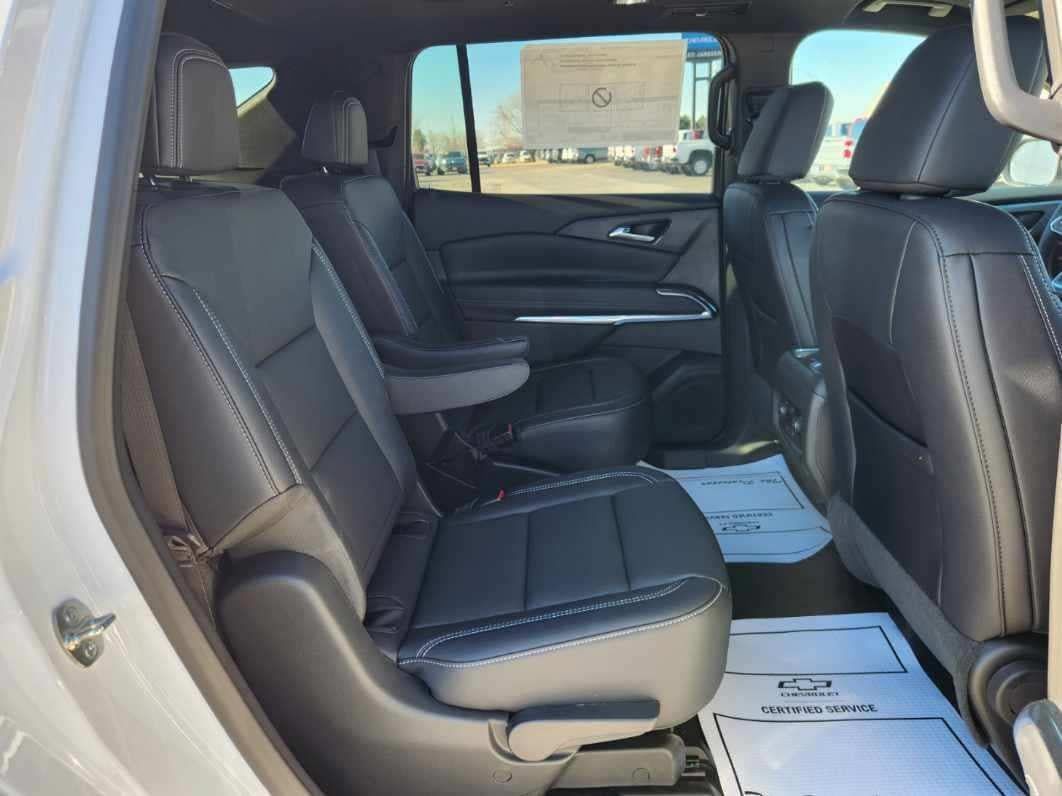 Used 2025 Chevrolet Equinox LT AWD/4WD image 25