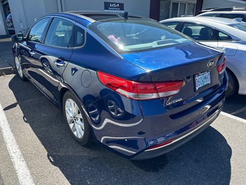 Used 2016 Kia Optima EX w/ Premium Package FWD image 4