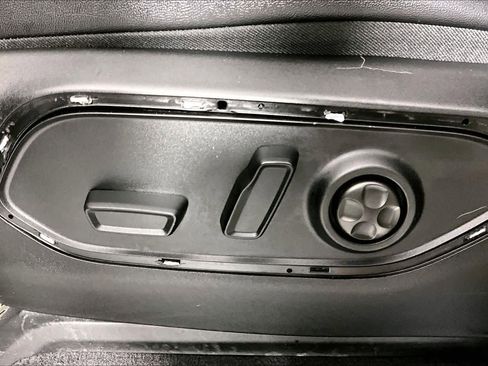 Used 2023 Jeep Wagoneer 2WD image 32