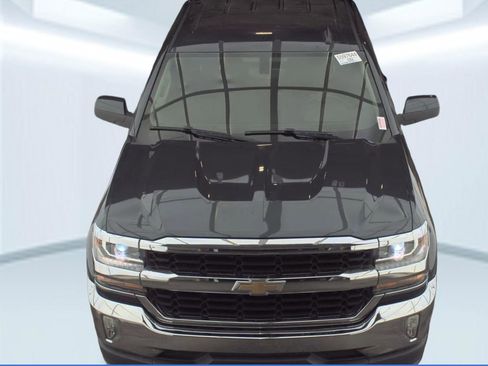 Used 2018 Chevrolet Silverado 1500 LT w/ All Star Edition image 13
