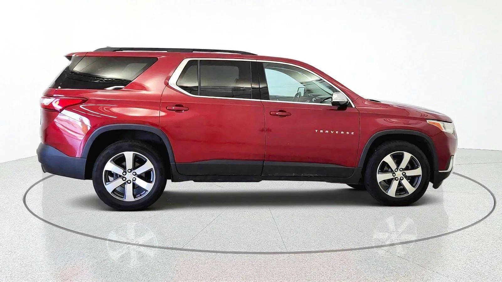 Used 2019 Chevrolet Traverse LT w/ LT Premium Package AWD/4WD image 11