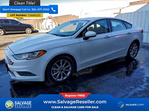 Used 2017 Ford Fusion SE image 1