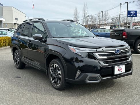 Certified 2025 Subaru Forester Limited AWD/4WD image 5