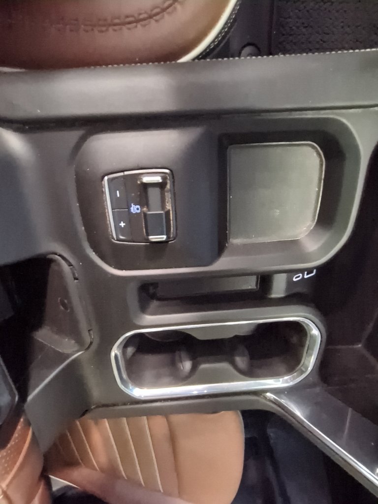 Used 2024 GMC Sierra 2500 Denali Ultimate AWD/4WD image 19