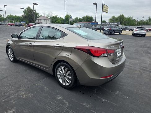 Used 2014 Hyundai Elantra SE w/ Option Group 02 FWD image 6
