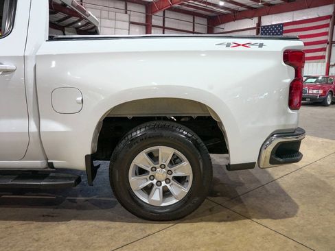 Used 2021 Chevrolet Silverado 1500 LT AWD/4WD image 5