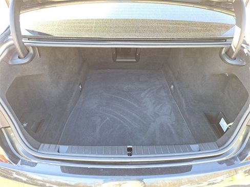 Used 2019 BMW 750i image 28