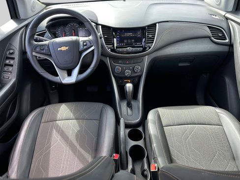 Used 2022 Chevrolet Trax LT w/ LT Convenience Package AWD/4WD image 13