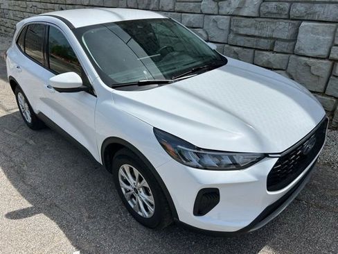 Used 2023 Ford Escape Active w/ Tech Pack #2 FWD image 7