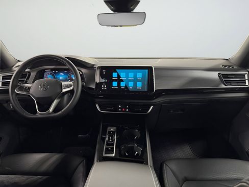 New 2026 Volkswagen Atlas Cross Sport SE FWD image 10