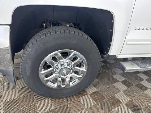 Used 2015 Chevrolet Silverado 3500 LT w/ LT Convenience Package AWD/4WD image 20