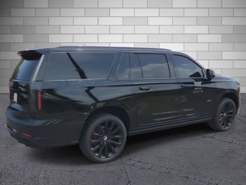 Certified 2025 Cadillac Escalade ESV V w/ LPO, ONYX Package AWD/4WD image 6