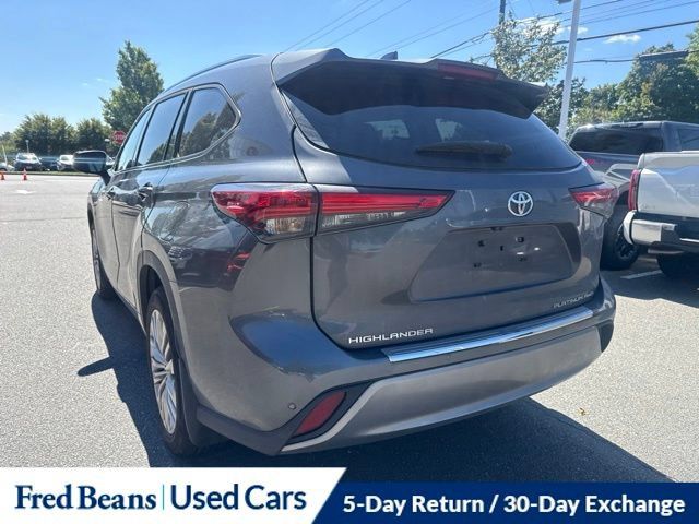 Used 2023 Toyota Highlander Platinum AWD/4WD image 12