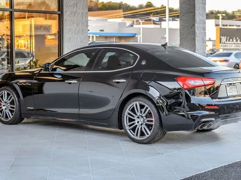 Used 2018 Maserati Ghibli GranSport image 7