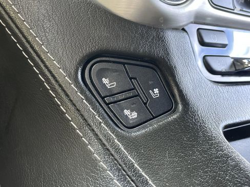 Used 2019 GMC Yukon SLT image 23