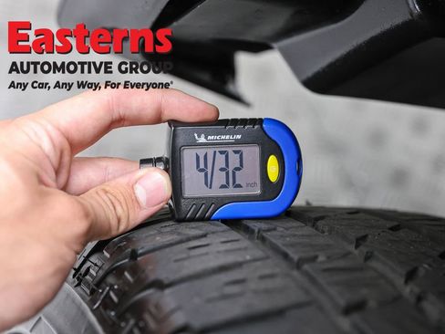 Used 2022 Jeep Wrangler Unlimited Sahara w/ Cold Weather Group AWD/4WD image 28