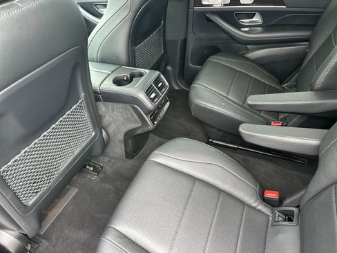 Used 2021 Mercedes-Benz GLS 450 4MATIC image 12