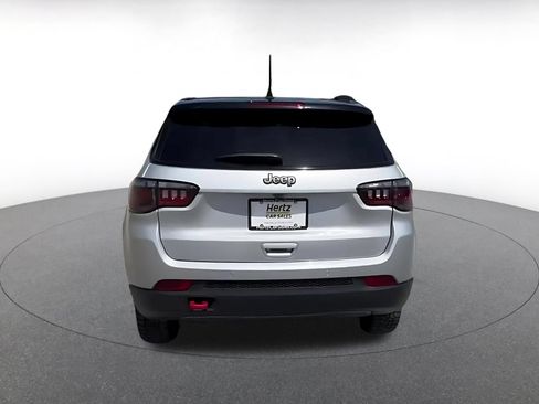Used 2025 Jeep Compass Trailhawk AWD/4WD image 12