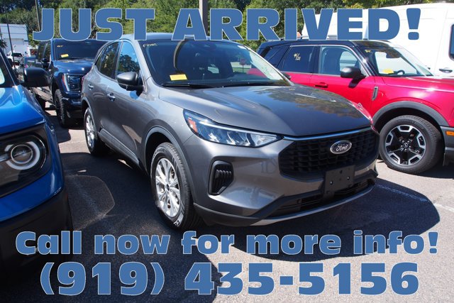 Certified 2023 Ford Escape Active AWD/4WD image 1