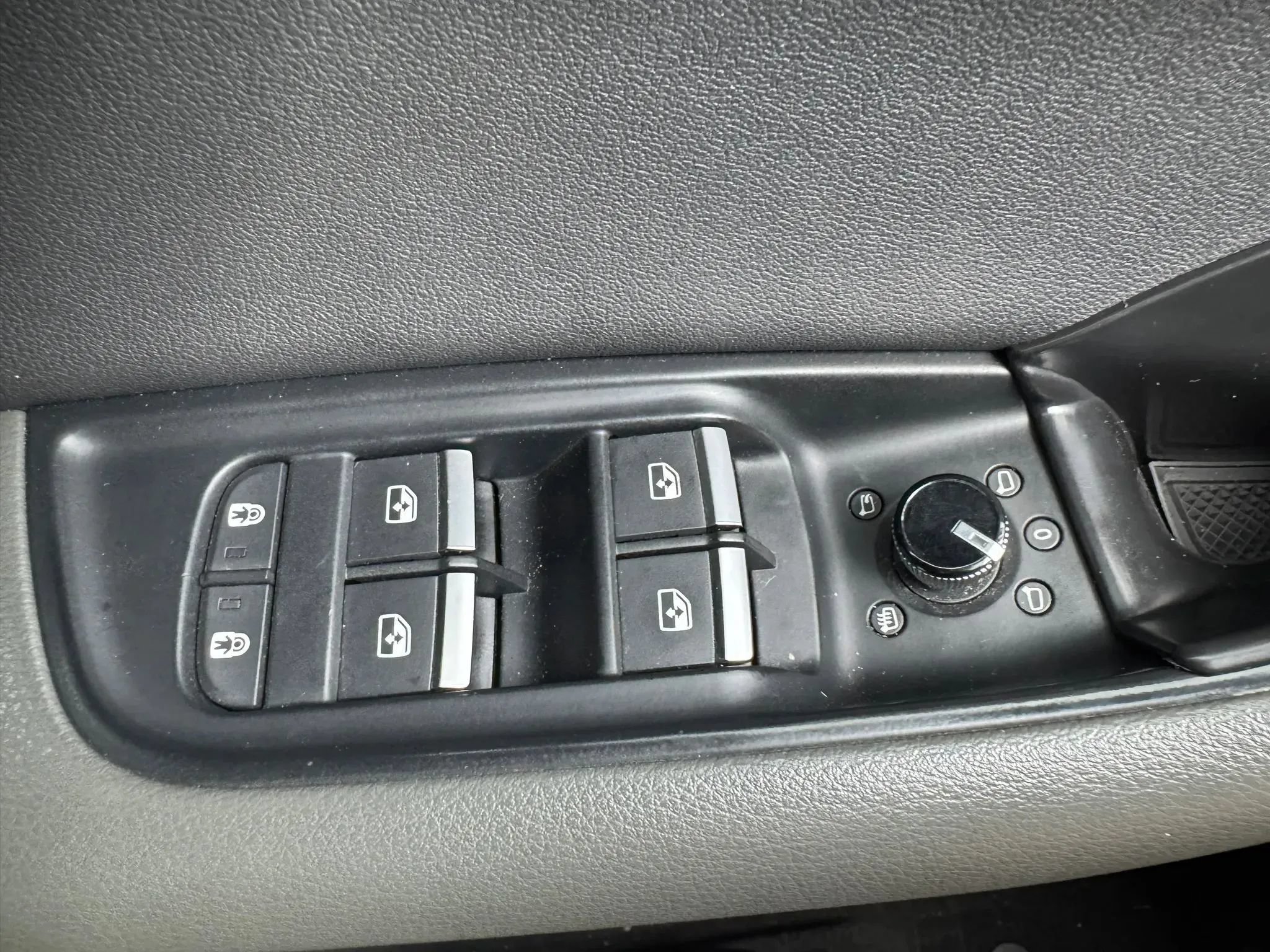 Used 2019 Audi Q8 Premium w/ Convenience Package AWD/4WD image 12
